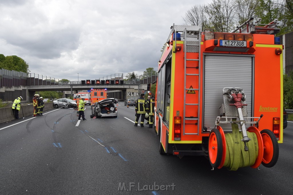 VU Auffahrunfall A 3 Rich Oberhausen kurz vor AS Koeln Dellbrueck P145.JPG - Miklos Laubert